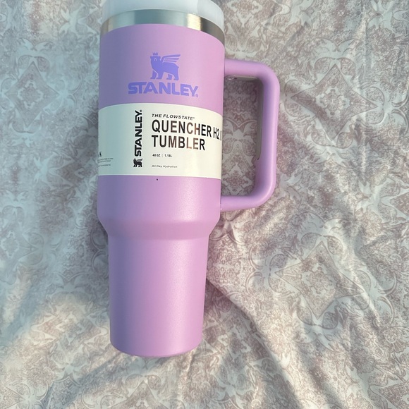 Stanley cup 40oz quencher h2.0 tumbler - Picture 2 of 3